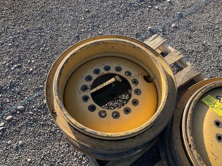 (2)-john-deere-motor-grader-wheels-image-4