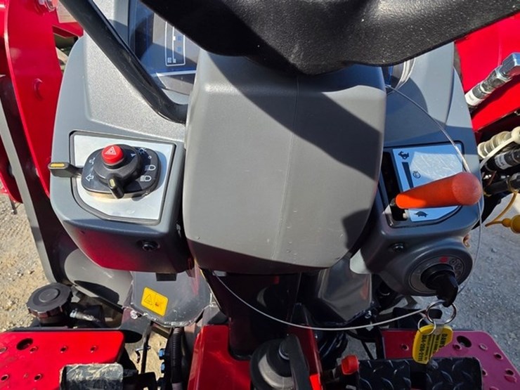 2022-massey-ferguson-1825e-image-46