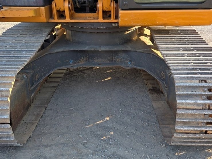 2014-case-cx160c-image-51