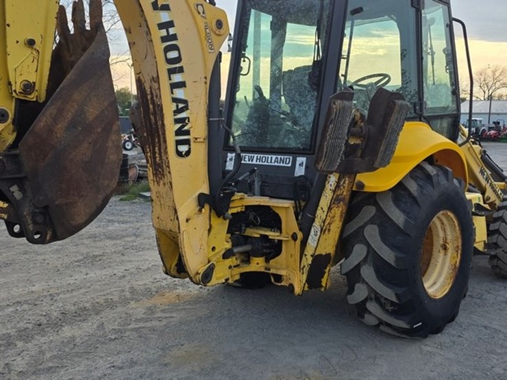 2009-new-holland-b95b-image-22