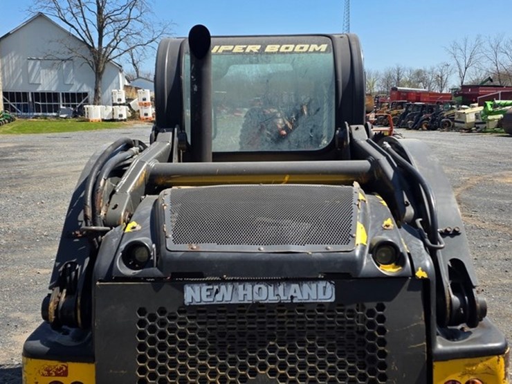 2013-new-holland-l220-image-17