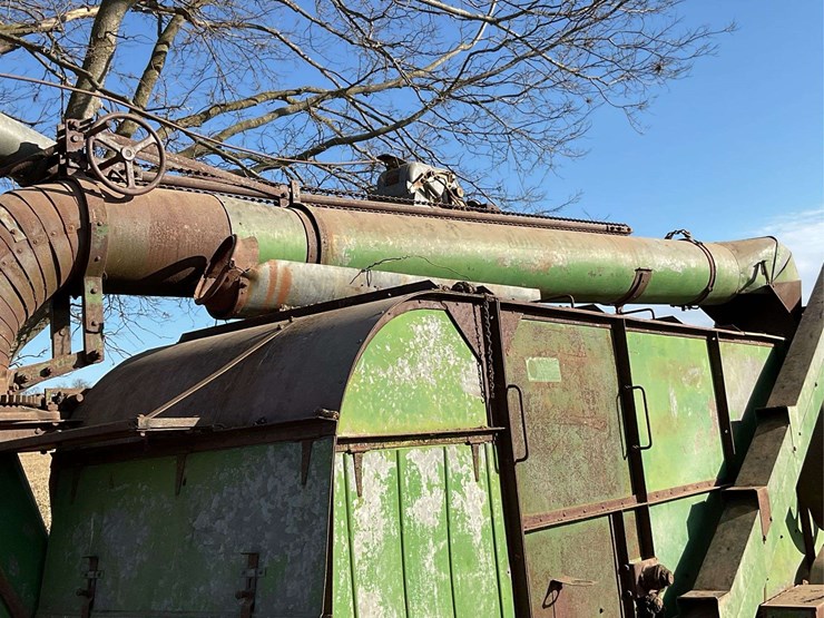 john-deere-threshing-machine-with-hart-feeder-image-40
