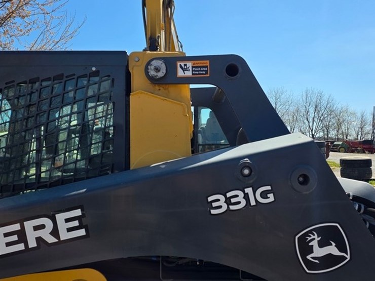 2018-deere-331g-image-26