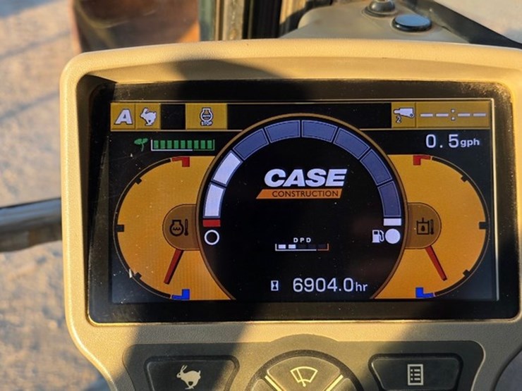 2014-case-cx160c-image-95