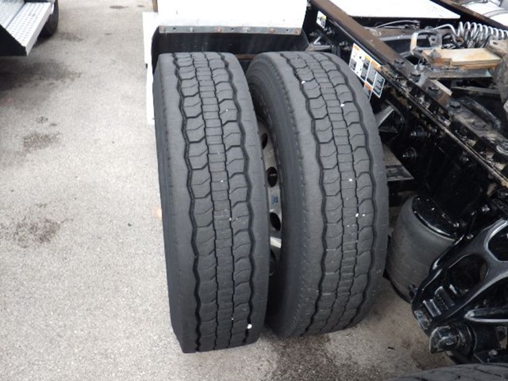 2022-kenworth-t680-image-14