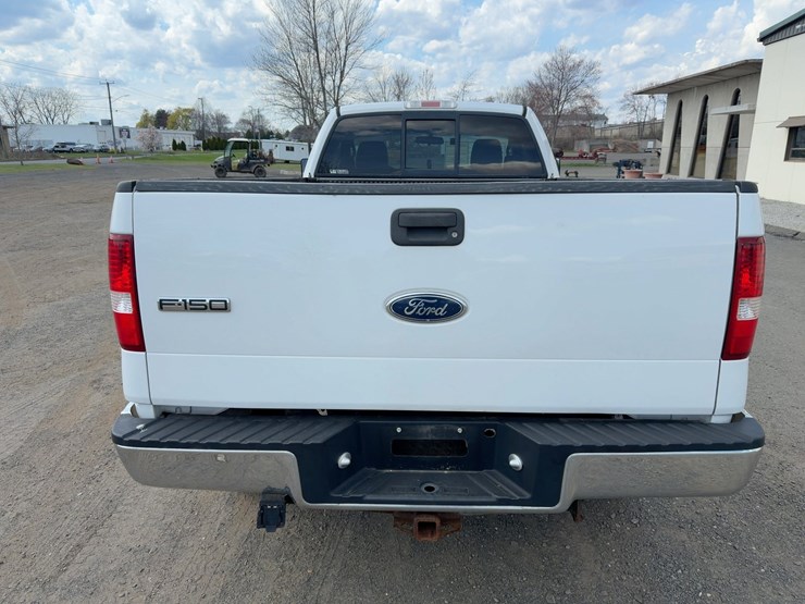 2004-ford-f150-xl-image-4