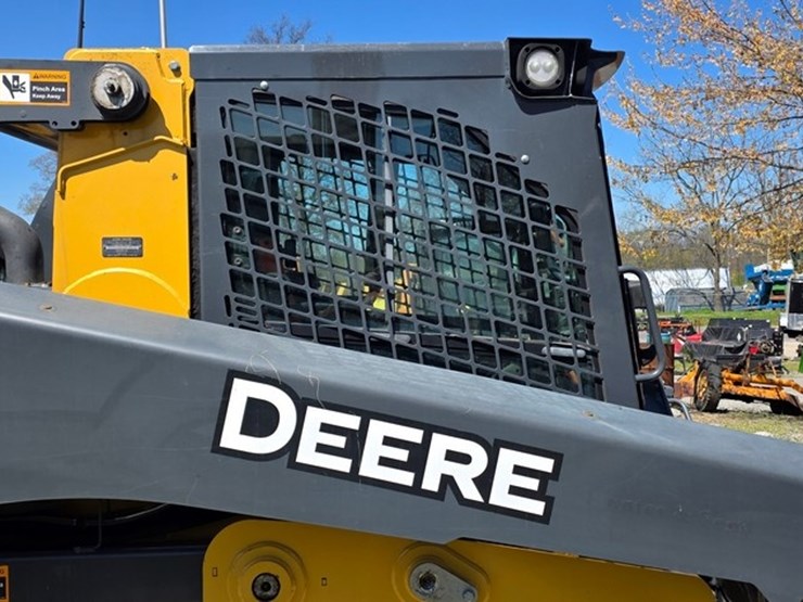 2018-deere-331g-image-13