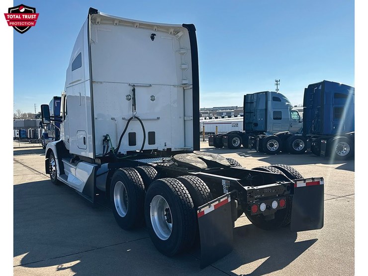 2024-kenworth-t680-image-3