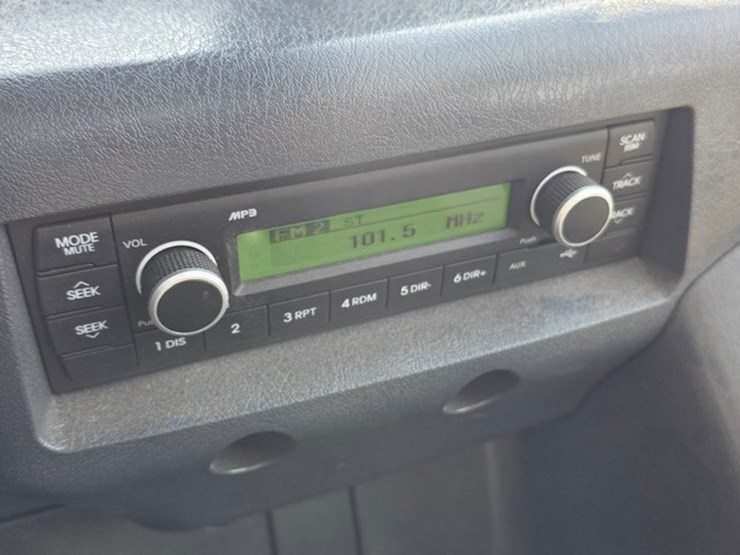 2020-new-holland-e57c-image-77