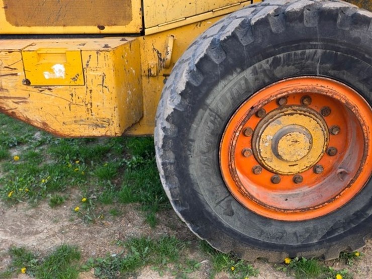 2012-deere-444k-image-25