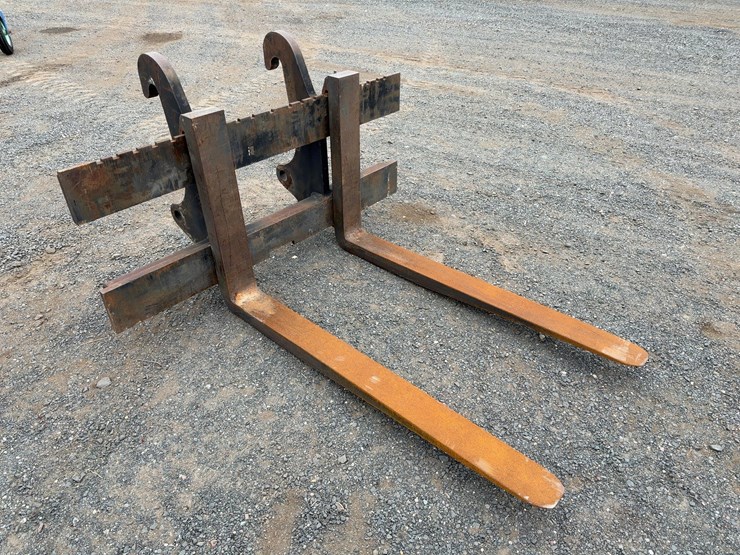 caterpillar-54"-wheel-loader-forks-image-4