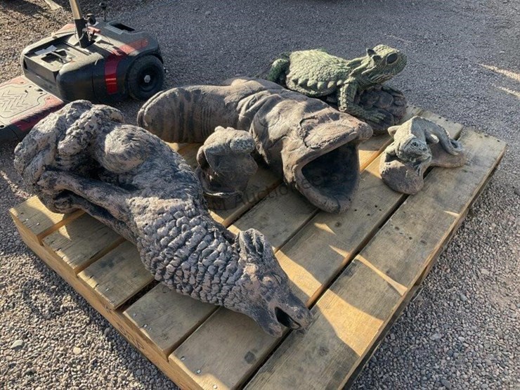 concrete-lizards-,-cowboy-boot-&-coyote-image-2