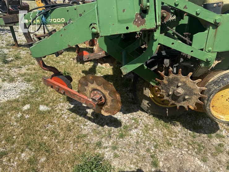 john-deere-7000-image-16