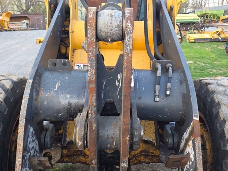 2012-deere-444k-image-41