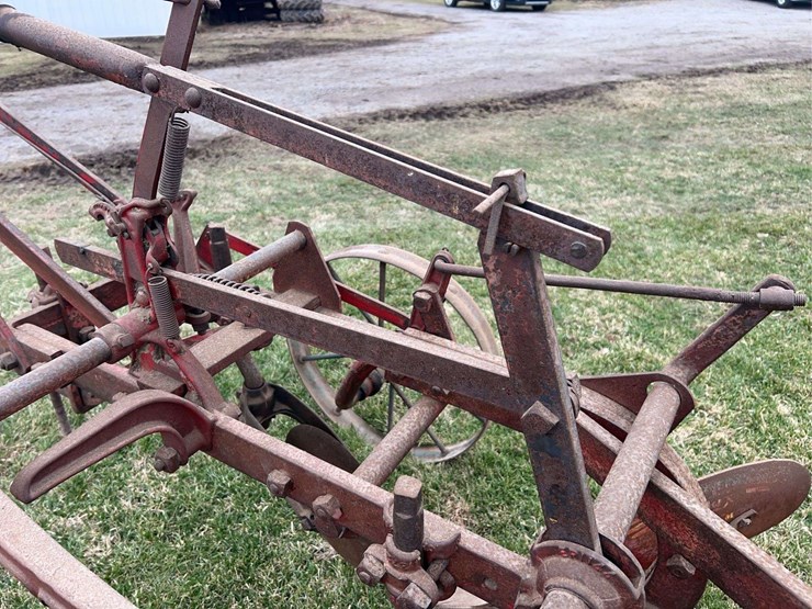 oliver-no.-100-plow-image-31