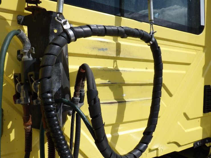 2016-international-8600-image-14