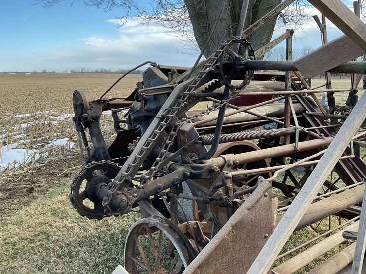 john-deere-8-image-16