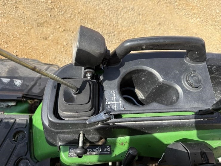 john-deere-1026r-image-11