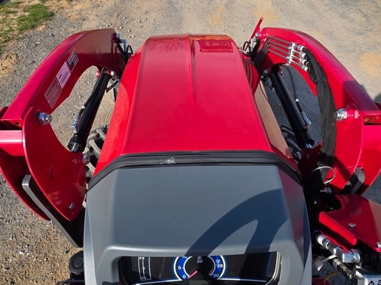 2022-massey-ferguson-1825e-image-48