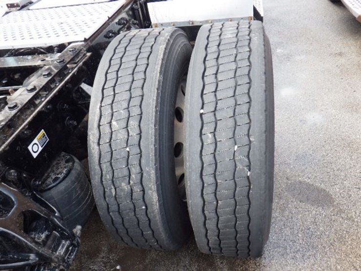 2023-kenworth-t680-image-6