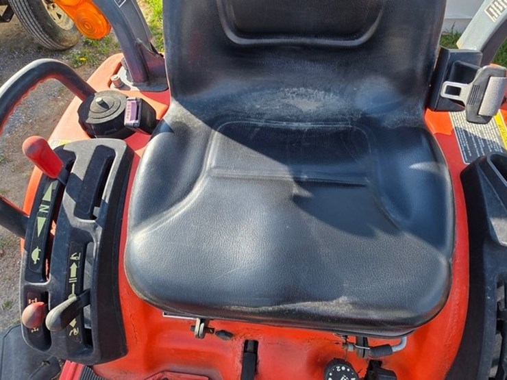 2014-kubota-bx1870-image-37