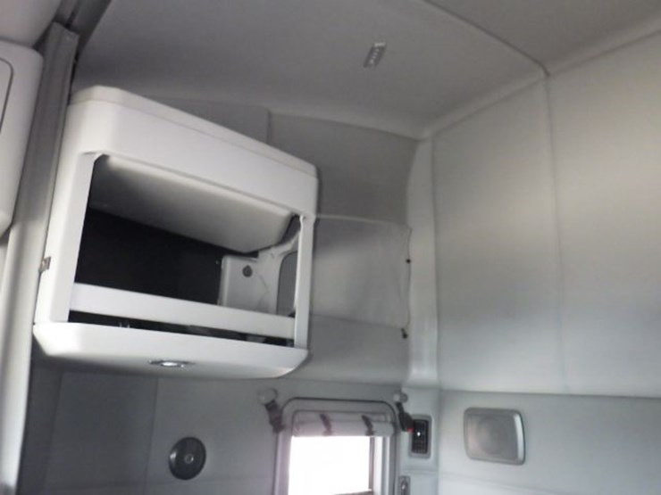 2022-kenworth-t680-image-22