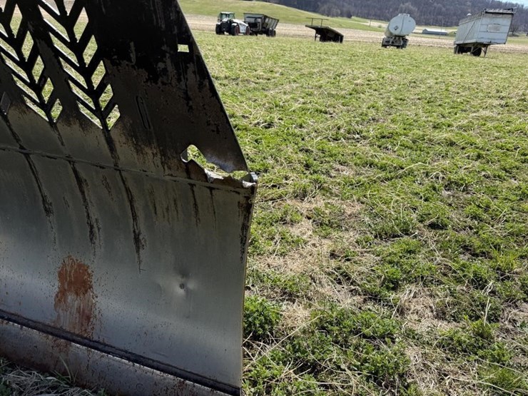 2017-grouser-ag240-image-3