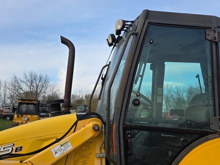 2009-new-holland-b95b-image-39