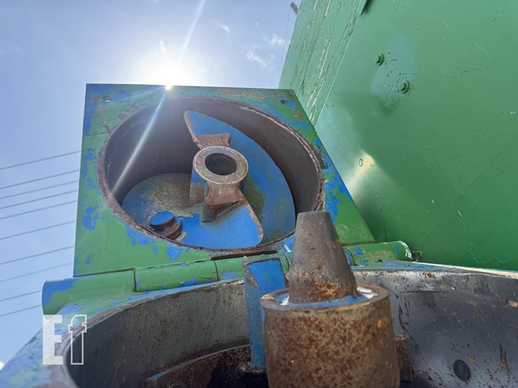 1991-kinze-840-image-12