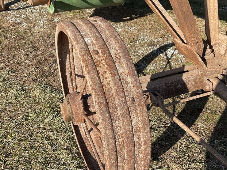 john-deere-threshing-machine-with-hart-feeder-image-34