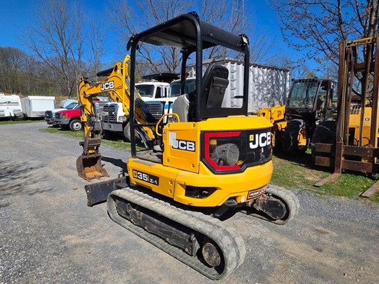 2021-jcb-35z-1-image-4
