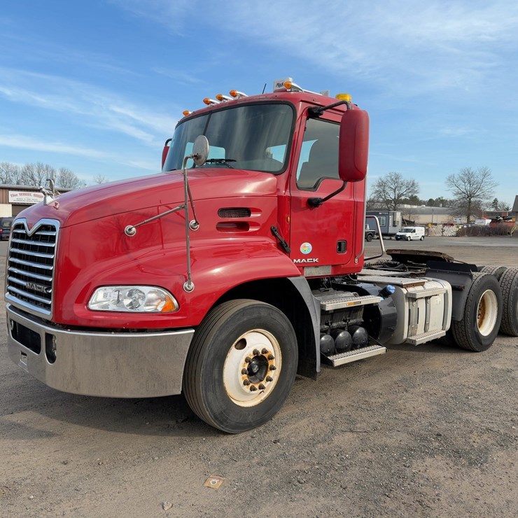 2013 MACK PINNACLE CXU613