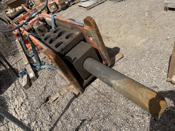 npk-e-240-hydrauliic-hammer-image-2