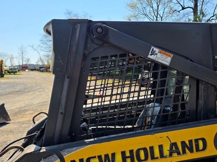 new-holland-l175-image-26