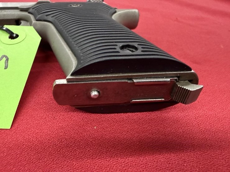 amt-auto-mag-ii-.22-mag-pistol-image-5