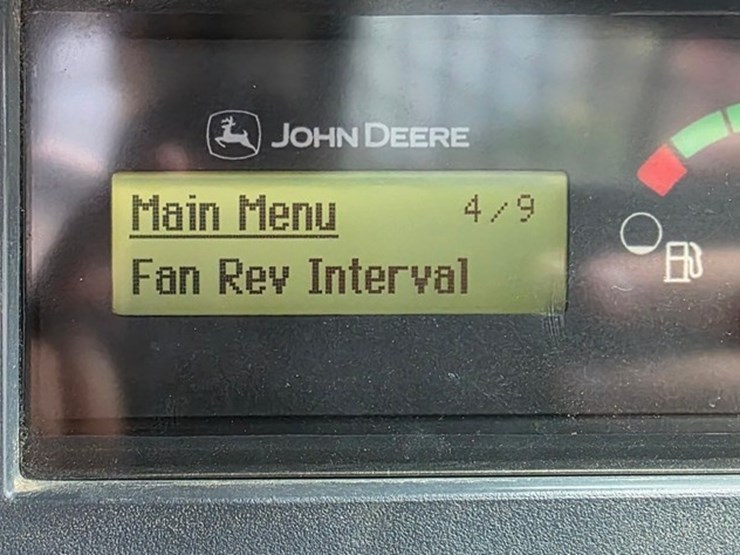 2014-deere-326e-image-69