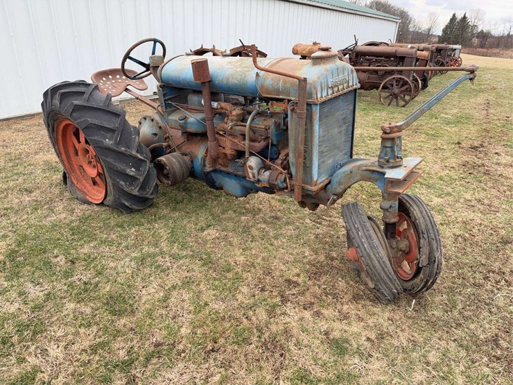 fordson-all-around-england-tractor-image-5