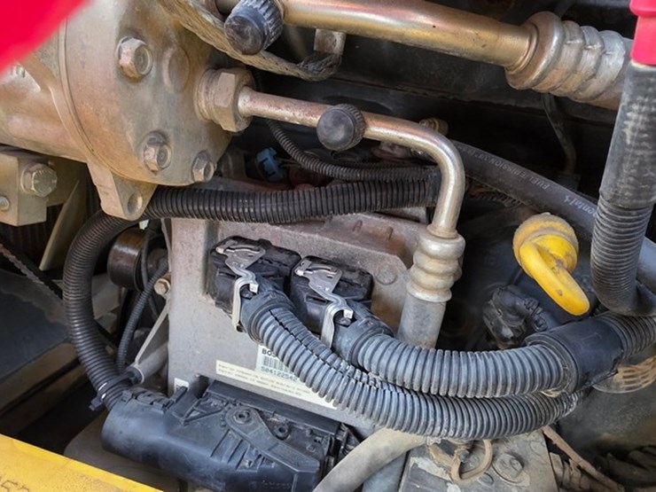 2009-new-holland-b95b-image-49