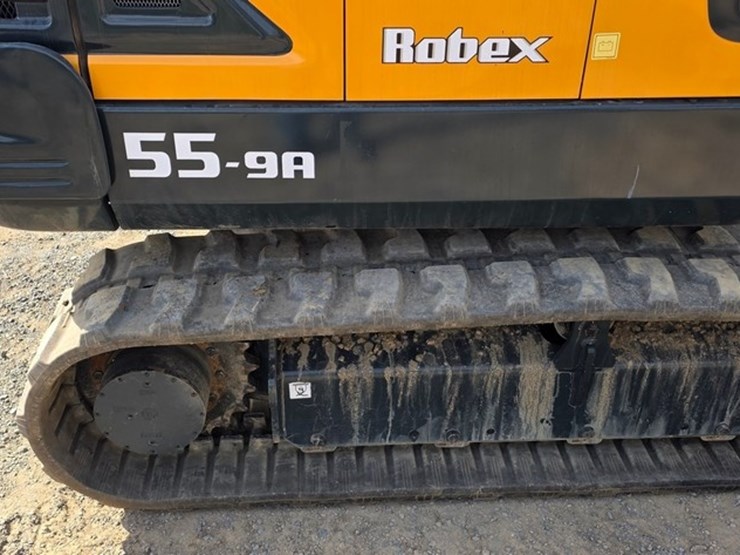 2020-new-holland-e57c-image-28