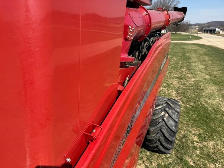 2014-case-ih-8230-image-50