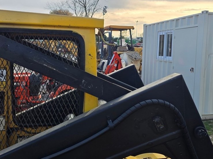 1988-new-holland-l555-image-24