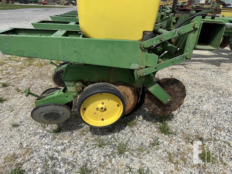 john-deere-7000-image-10