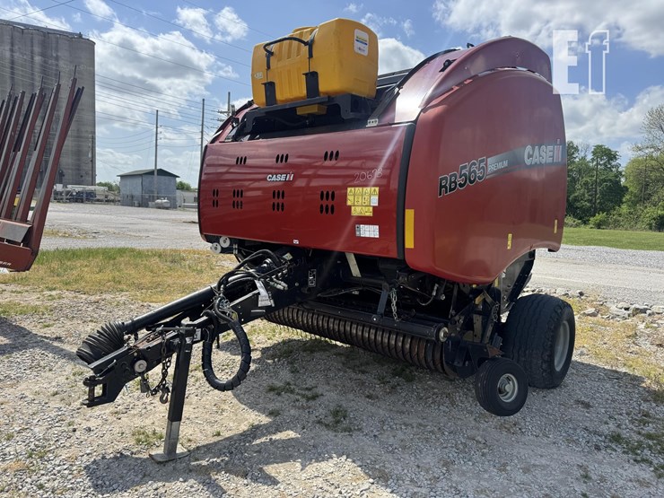 2018-case-ih-rb565-image-1