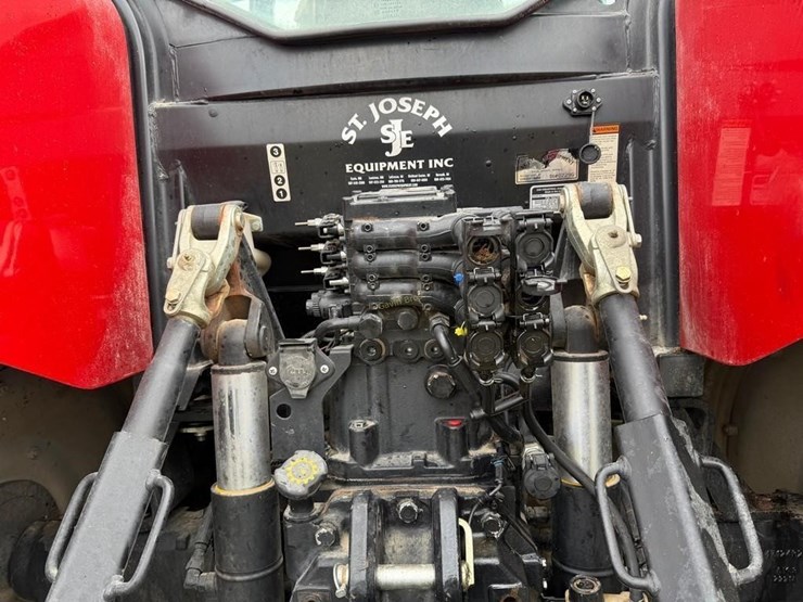 2014-case-ih-mx140-mfwd-tractor-image-13