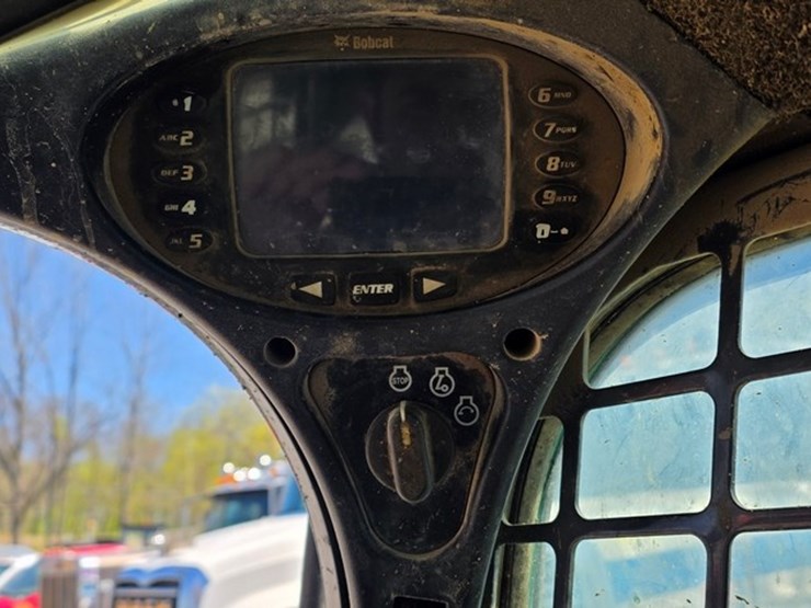 2015-bobcat-t450-image-48