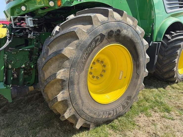 2019-john-deere-9700i-image-13