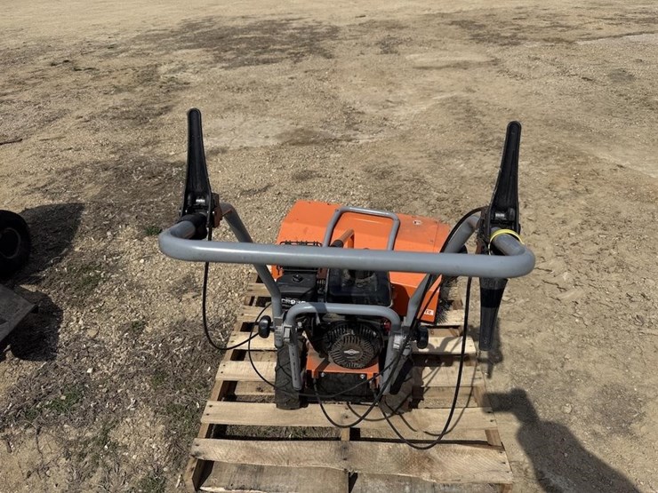 yard-max-yp7065-power-sweeper-image-5