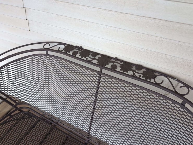 metal-outdoor-bench-image-2