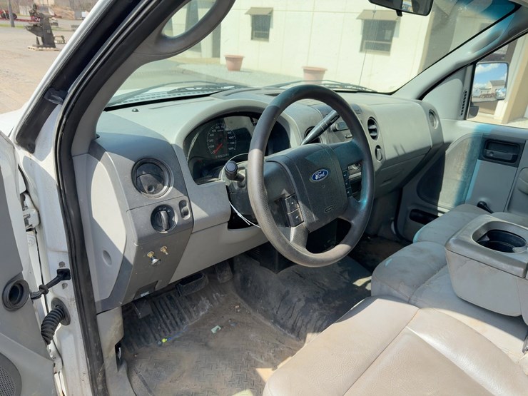 2004-ford-f150-xl-image-19