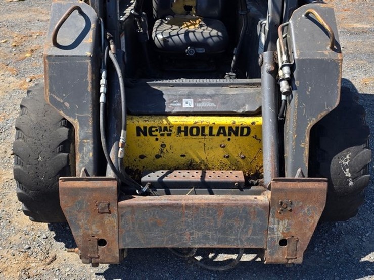 new-holland-l175-image-29